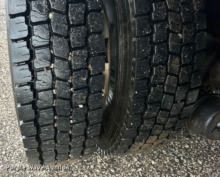 image for item EG0831 2011 International  7600 SBA dump truck