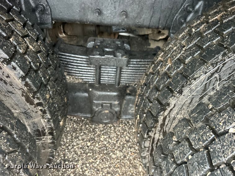 image for item EG0831 2011 International  7600 SBA dump truck