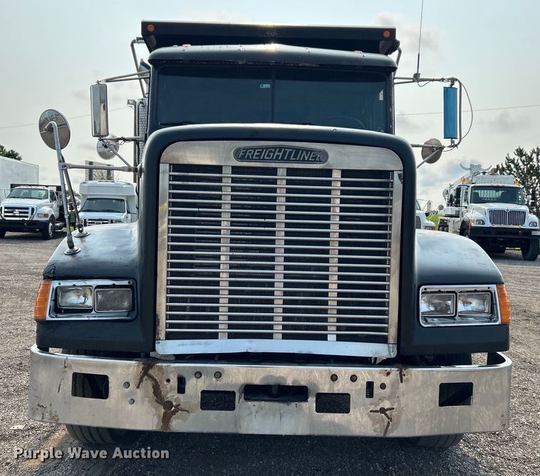 image for item EG0874 1995 Freightliner  FLD dump truck