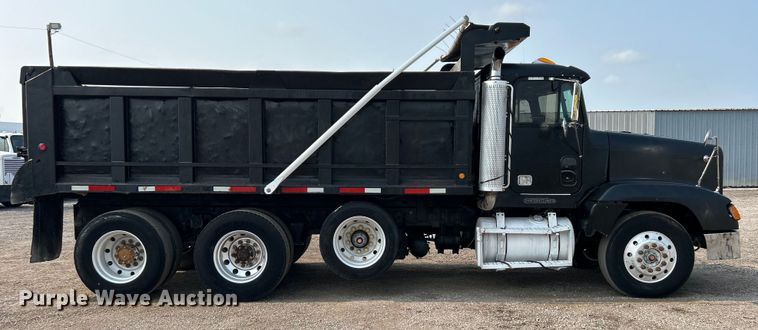 image for item EG0874 1995 Freightliner  FLD dump truck