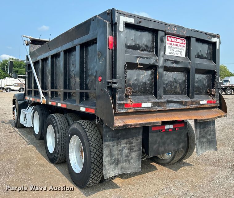 image for item EG0874 1995 Freightliner  FLD dump truck