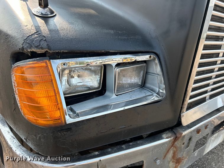 image for item EG0874 1995 Freightliner  FLD dump truck