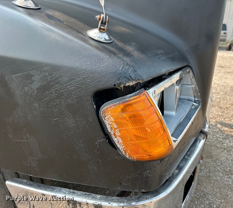 image for item EG0874 1995 Freightliner  FLD dump truck