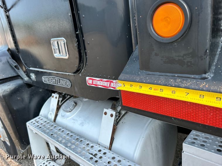 image for item EG0874 1995 Freightliner  FLD dump truck