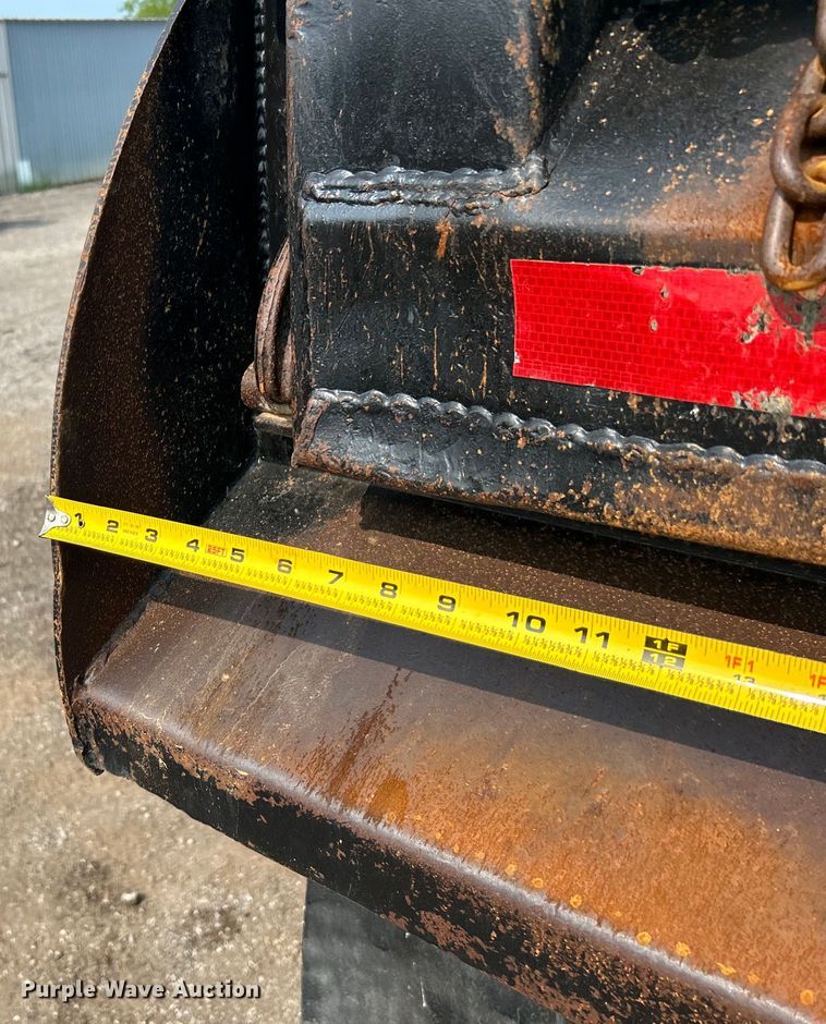 image for item EG0874 1995 Freightliner  FLD dump truck