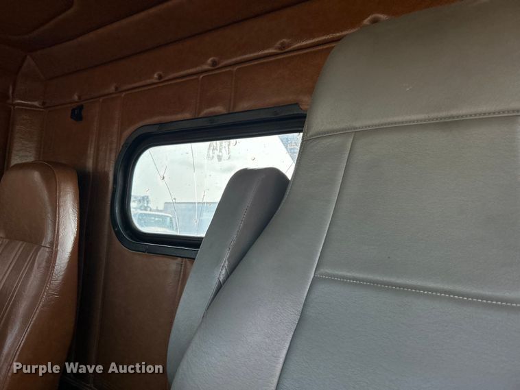 image for item EG0874 1995 Freightliner  FLD dump truck