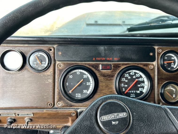 image for item EG0874 1995 Freightliner  FLD dump truck