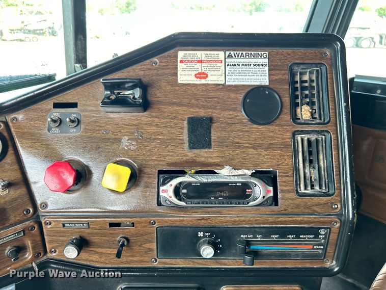 image for item EG0874 1995 Freightliner  FLD dump truck