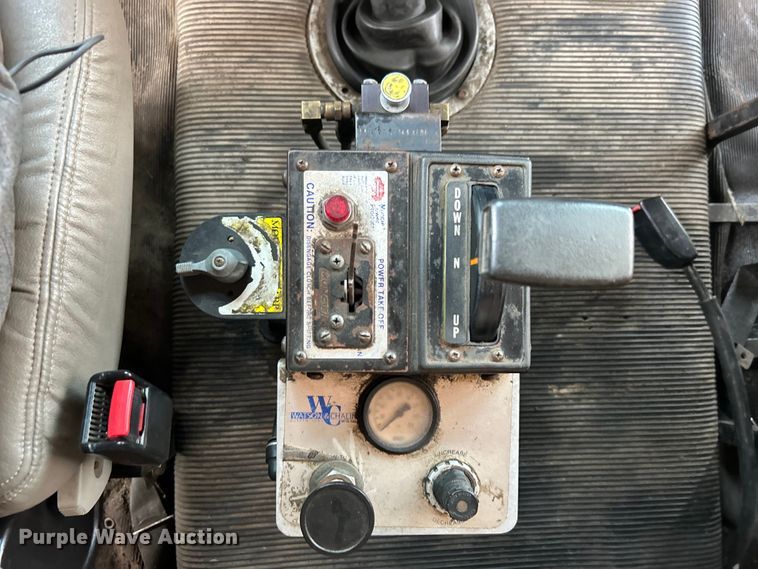 image for item EG0874 1995 Freightliner  FLD dump truck