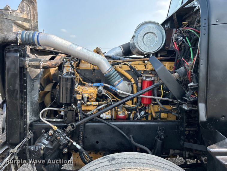 image for item EG0874 1995 Freightliner  FLD dump truck