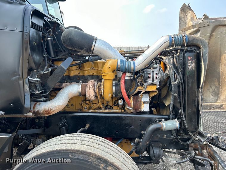 image for item EG0874 1995 Freightliner  FLD dump truck