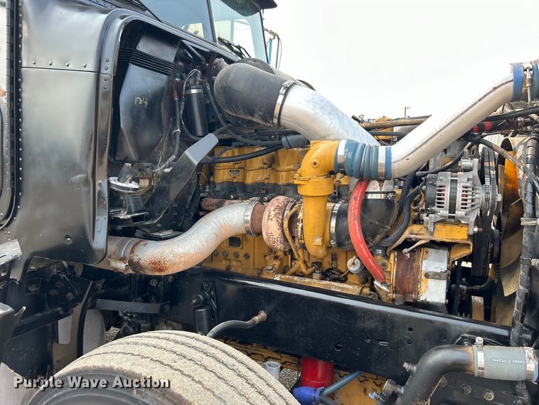 image for item EG0874 1995 Freightliner  FLD dump truck