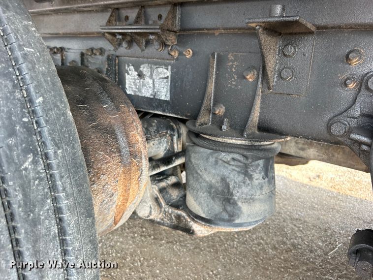 image for item EG0874 1995 Freightliner  FLD dump truck