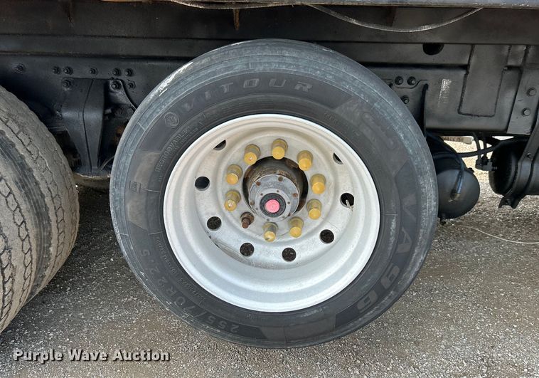 image for item EG0874 1995 Freightliner  FLD dump truck