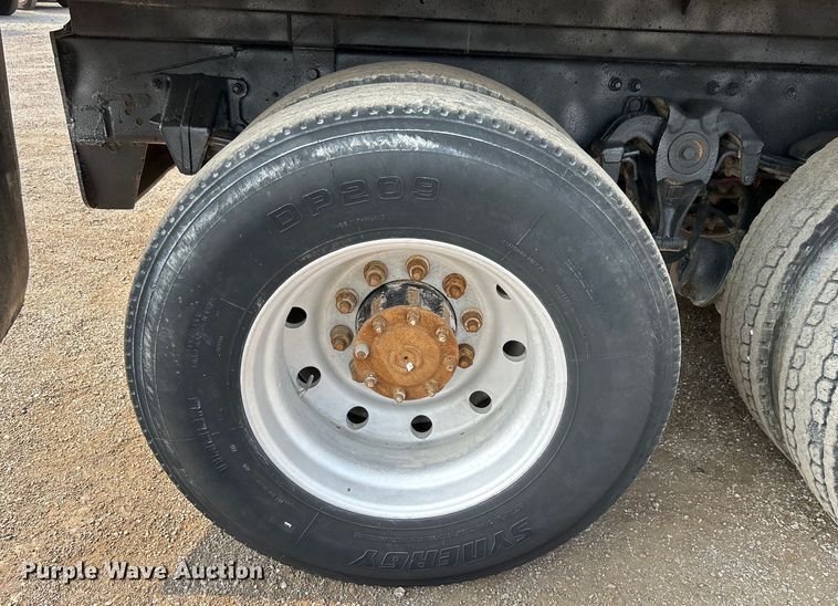 image for item EG0874 1995 Freightliner  FLD dump truck