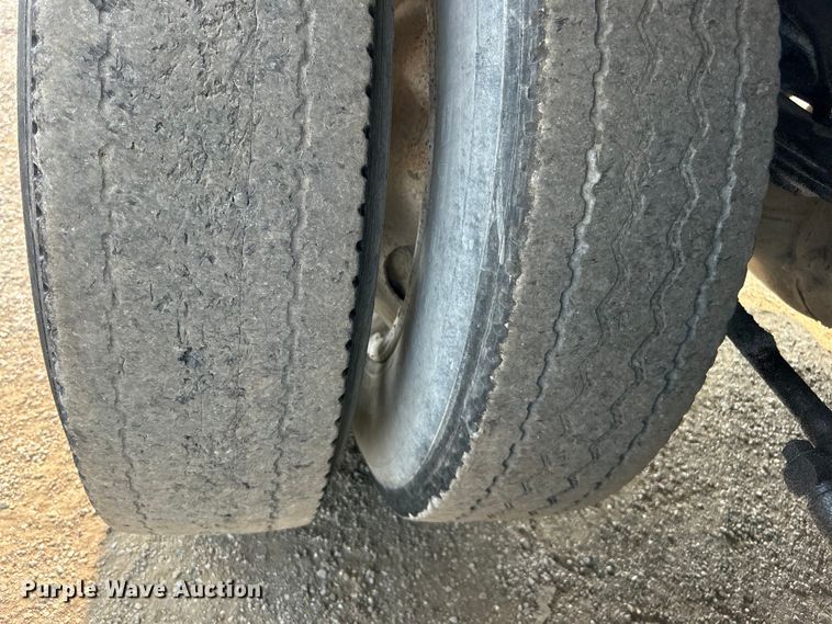 image for item EG0874 1995 Freightliner  FLD dump truck