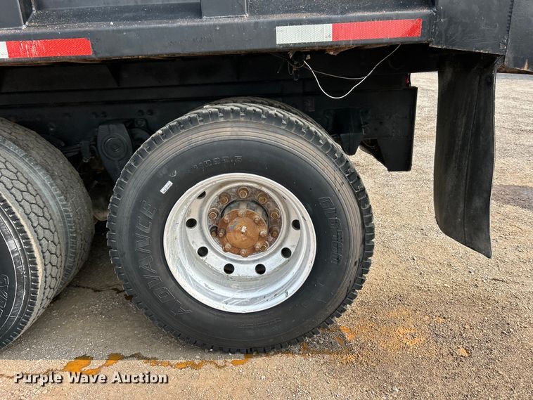 image for item EG0874 1995 Freightliner  FLD dump truck