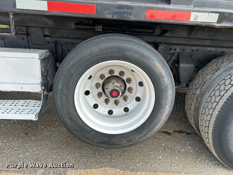 image for item EG0874 1995 Freightliner  FLD dump truck