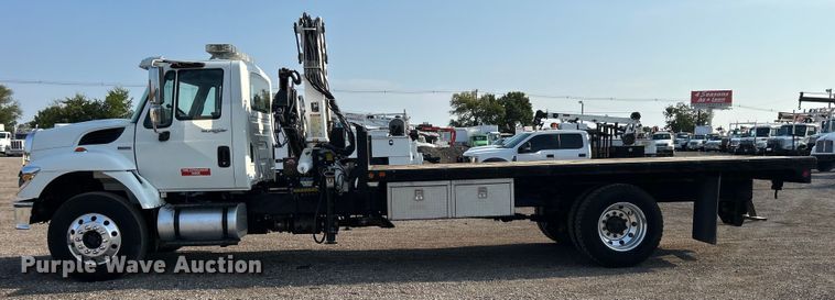 image for item EG0910 2008 International  Work Star 7400 crane truck