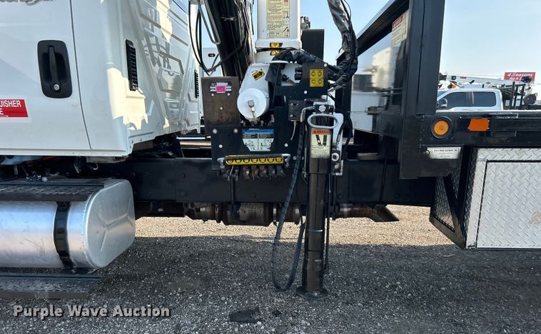 image for item EG0910 2008 International  Work Star 7400 crane truck