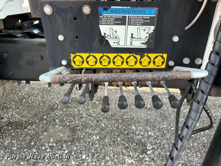 image for item EG0910 2008 International  Work Star 7400 crane truck