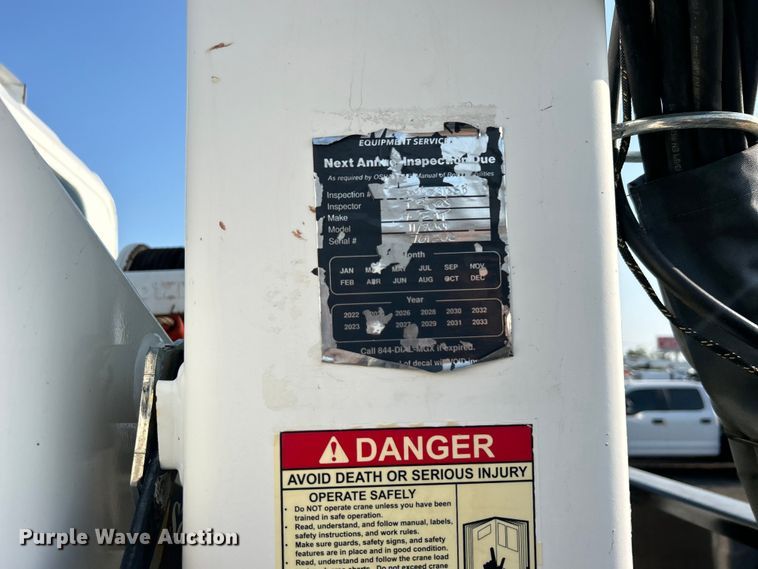 image for item EG0910 2008 International  Work Star 7400 crane truck