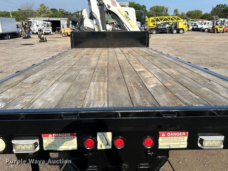 image for item EG0910 2008 International  Work Star 7400 crane truck