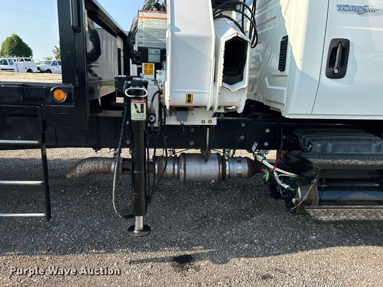 image for item EG0910 2008 International  Work Star 7400 crane truck