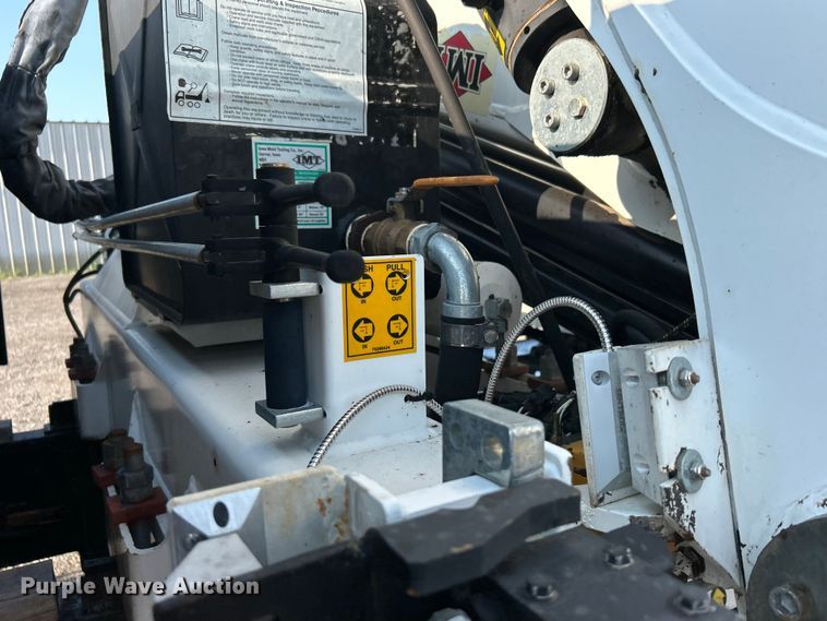 image for item EG0910 2008 International  Work Star 7400 crane truck