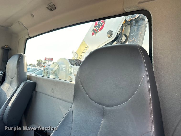 image for item EG0910 2008 International  Work Star 7400 crane truck