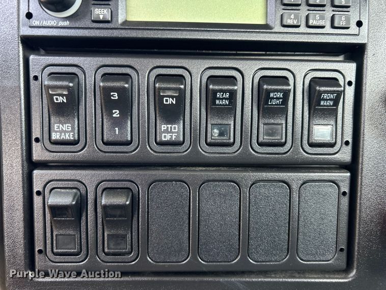 image for item EG0910 2008 International  Work Star 7400 crane truck