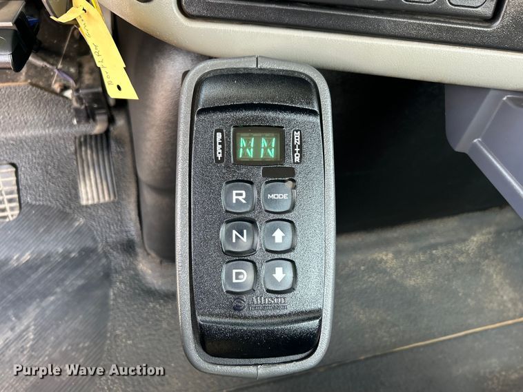 image for item EG0910 2008 International  Work Star 7400 crane truck