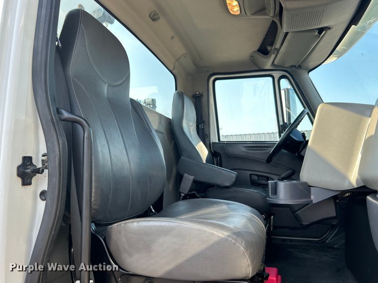 image for item EG0910 2008 International  Work Star 7400 crane truck