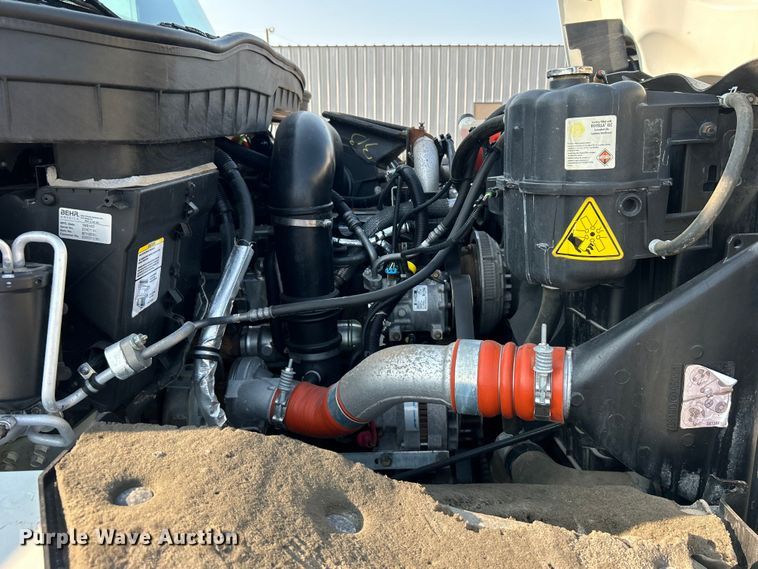 image for item EG0910 2008 International  Work Star 7400 crane truck