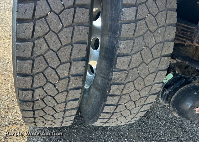 image for item EG0910 2008 International  Work Star 7400 crane truck