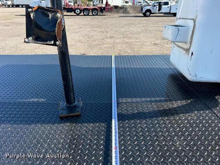 image for item EG0934 2012 Ford F550 Super Duty XL bucket truck