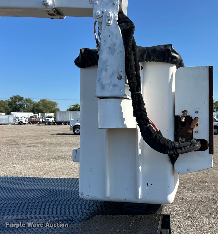 image for item EG0934 2012 Ford F550 Super Duty XL bucket truck