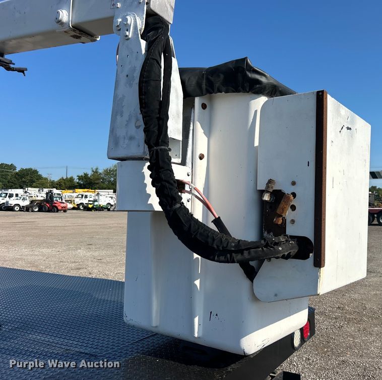 image for item EG0934 2012 Ford F550 Super Duty XL bucket truck