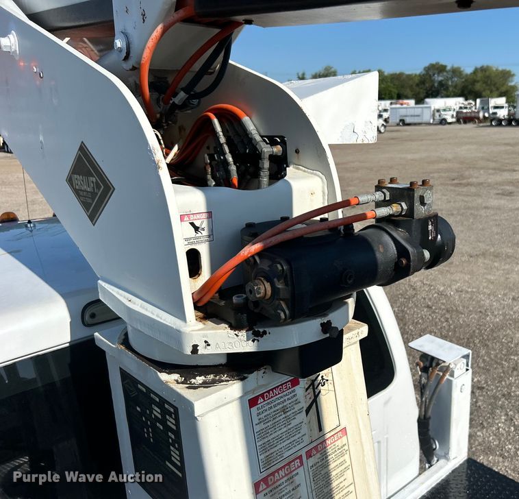 image for item EG0934 2012 Ford F550 Super Duty XL bucket truck