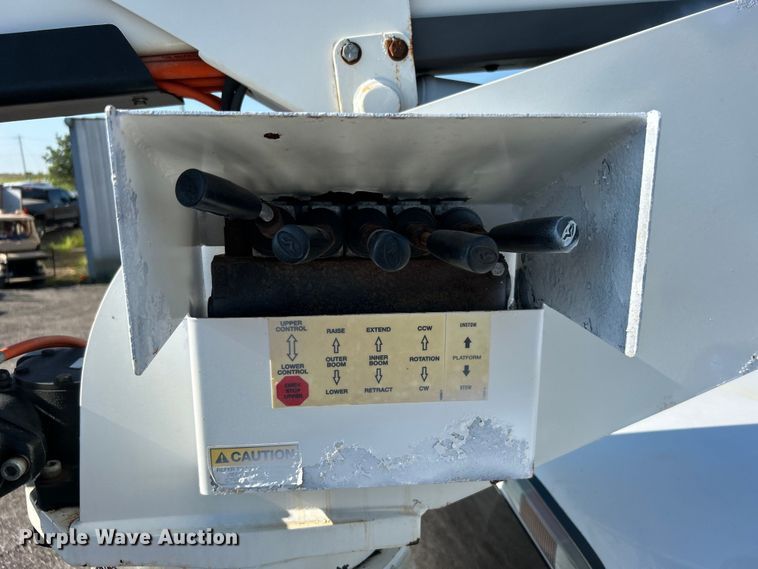 image for item EG0934 2012 Ford F550 Super Duty XL bucket truck