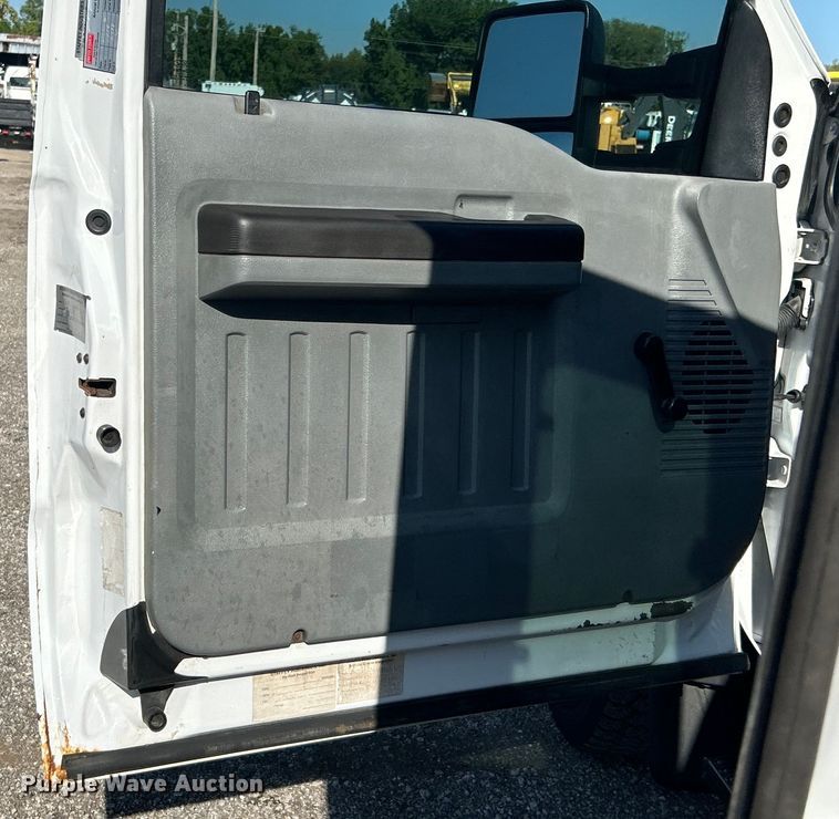 image for item EG0934 2012 Ford F550 Super Duty XL bucket truck