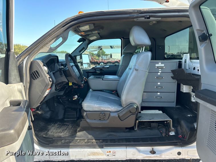 image for item EG0934 2012 Ford F550 Super Duty XL bucket truck