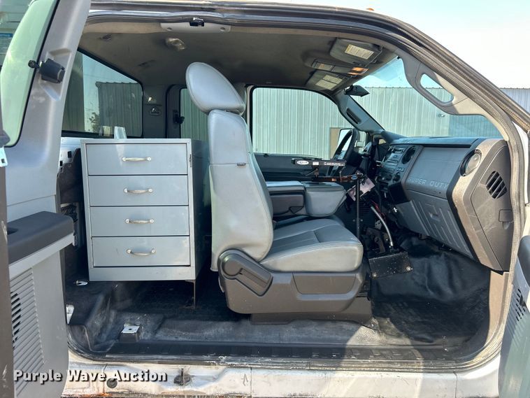 image for item EG0934 2012 Ford F550 Super Duty XL bucket truck