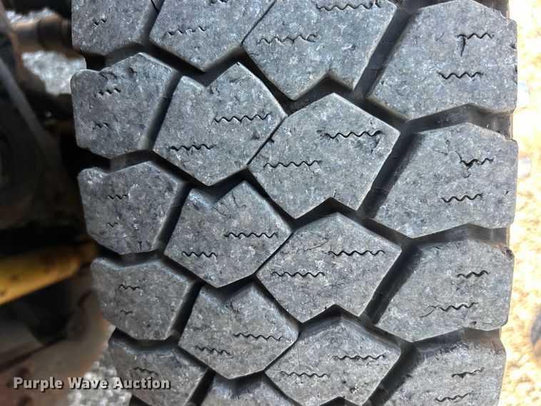 image for item EG0934 2012 Ford F550 Super Duty XL bucket truck