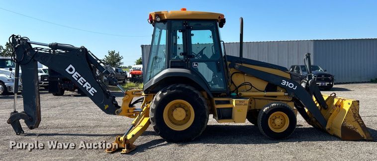 image for item EG0935 2010 John Deere 310J backhoe
