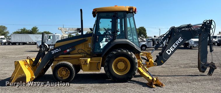 image for item EG0935 2010 John Deere 310J backhoe