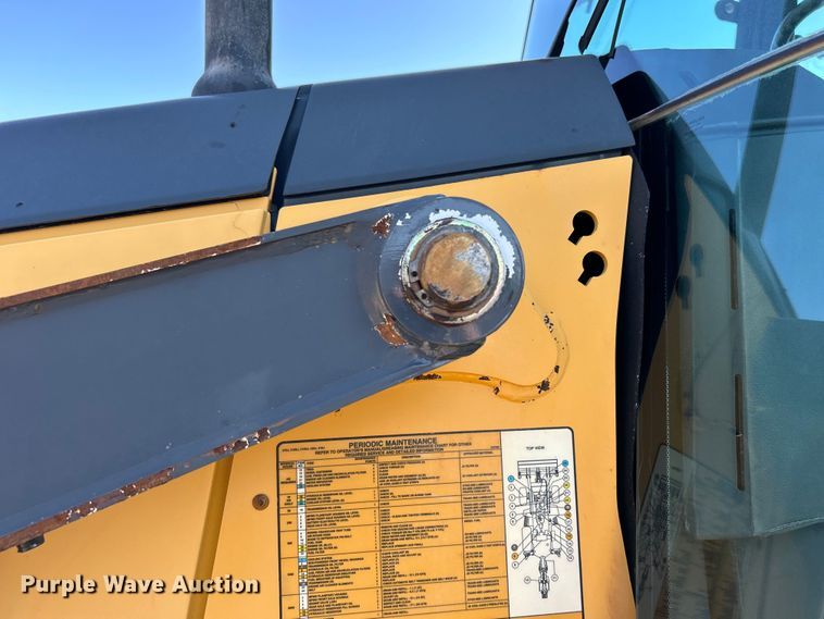 image for item EG0935 2010 John Deere 310J backhoe