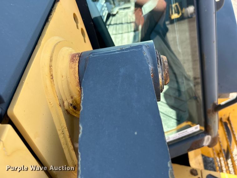 image for item EG0935 2010 John Deere 310J backhoe