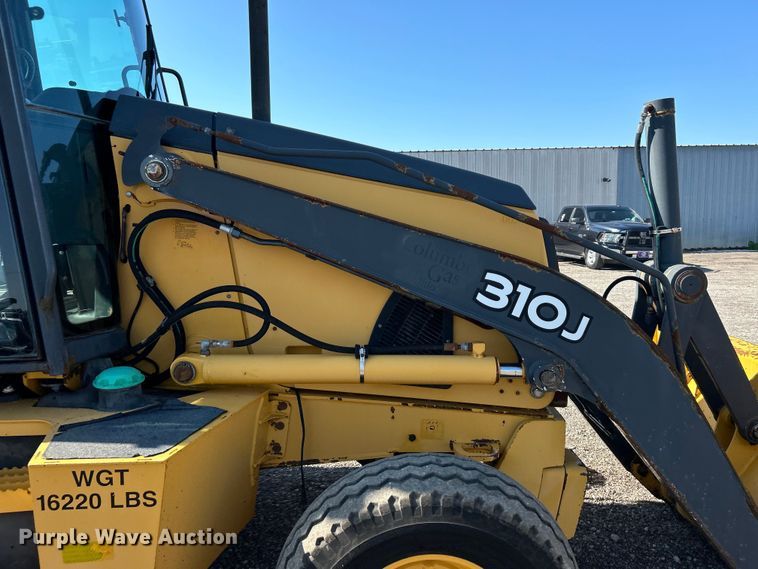 image for item EG0935 2010 John Deere 310J backhoe