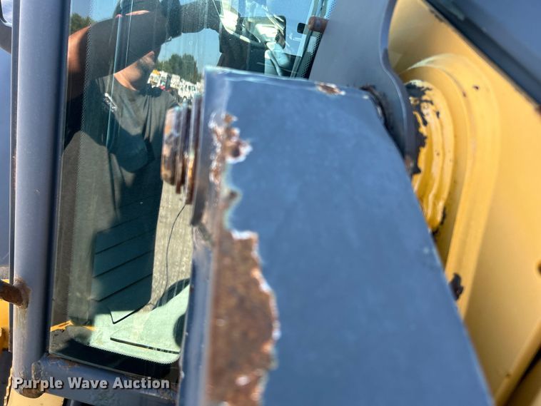 image for item EG0935 2010 John Deere 310J backhoe